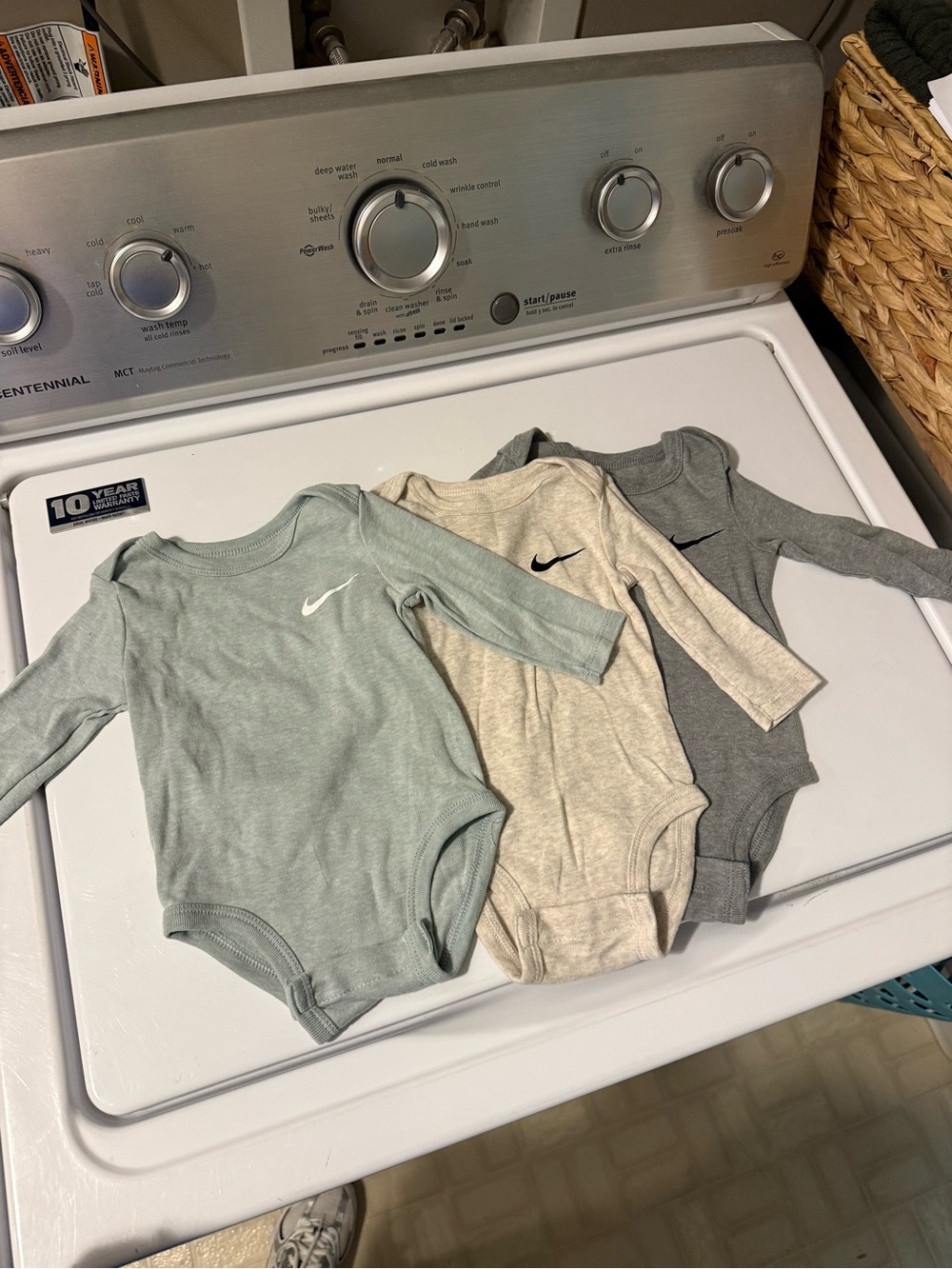 Like New Nike Onesie Bundle 6mo